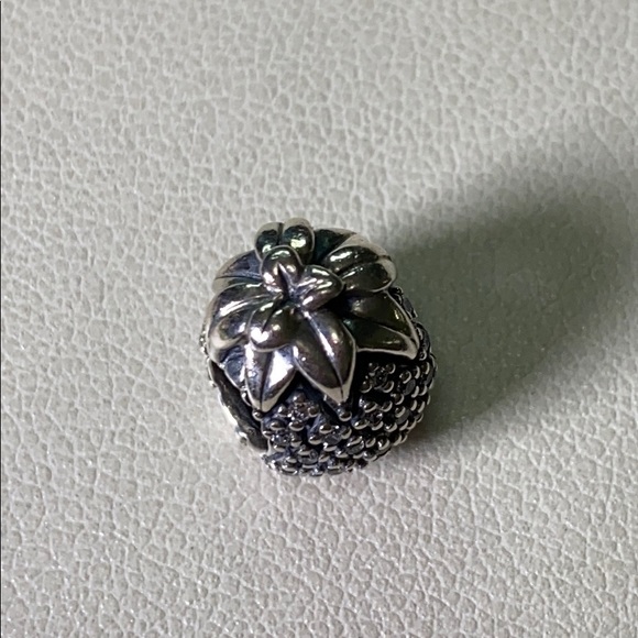 Pandora Sparkling Pineapple Charm - Picture 4 of 4
